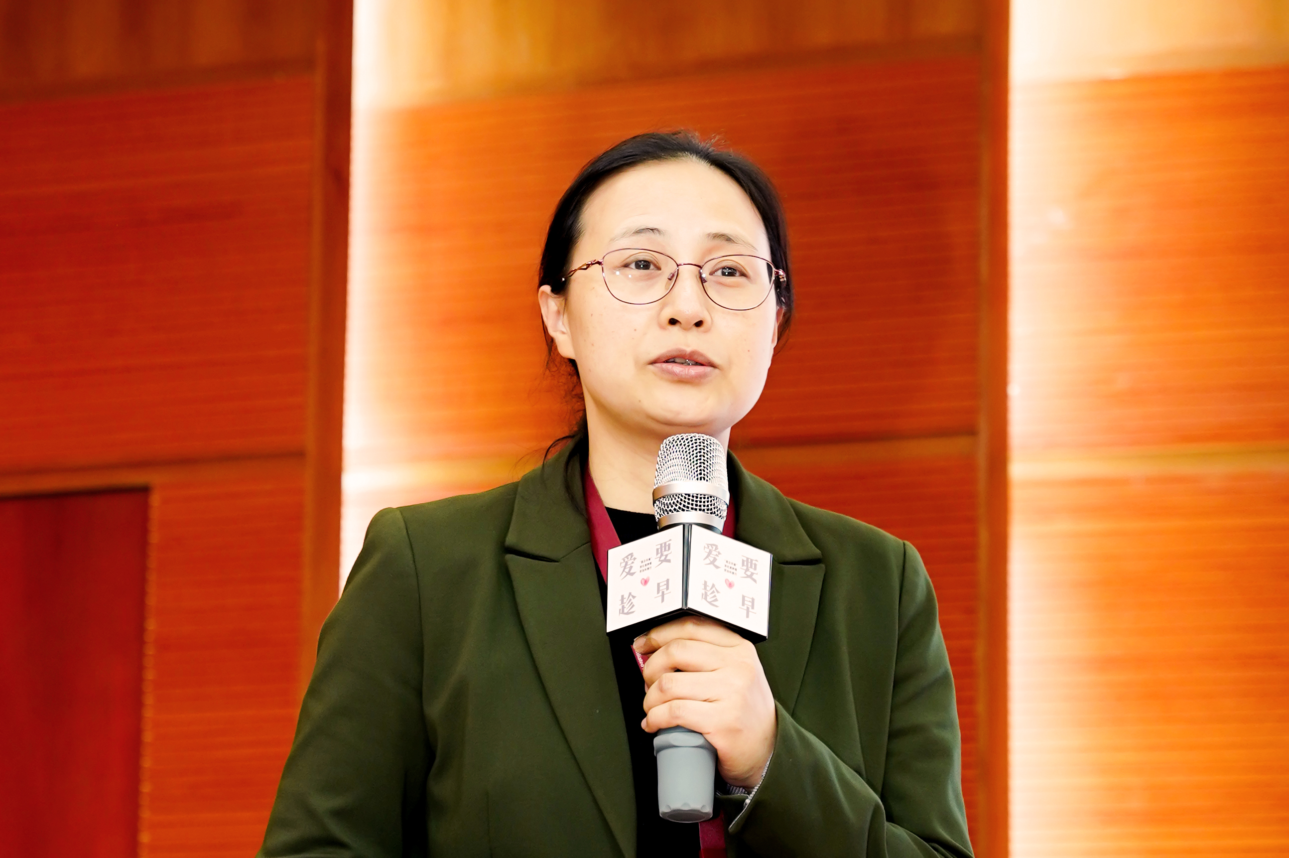 肖英莲副院长.jpg 肖英莲副院长.jpg